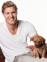 Dr Chris Brown Vet And Actor From Australia Not Usually Crazy About Blondes But He S A Hottie Dr Chris Brown Pet Vet Chris Brown
