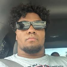 The Official Washington Huskies Marketplace for NIL Deals