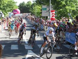 Accédez à une application qui offre une expérience de fitness ultra complète ! Tour De France A Fougeres On Connait Le Prix A Payer Pour Etre Ville Arrivee D Etape La Chronique Republicaine