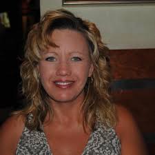 Lori Presnell's Instagram, Twitter & Facebook