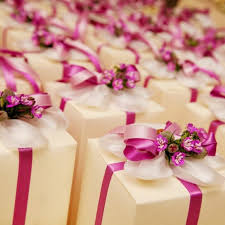 We present the best gift box ideas for gifting to your friends and family in 2021! Diy Gift Wrapping Ideas 5 Creative Ideas To Wrap Your Wedding Presents Pinkvilla