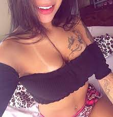 Novinha toda tatuada gostosa em fotos peladas - Fotos Caiu na Net