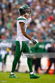 Robby Anderson Of The New York Jets Looks On Against The Philadelphia New York Jets Nfl Football Pictures Football Swag