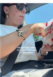 Jillian Rosado (@jillian.rosado)