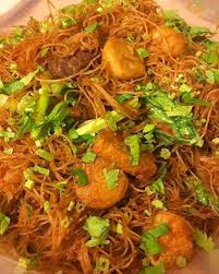Resepi mee hoon goreng yang simple tapi pedas dan sedap, amat sesuai untuk dibuat sarapan pagi dan minum petang. Resepi Bee Hoon Goreng Kicap