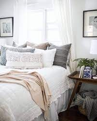After i had the center part of the quilt done i laid it on the bed & figured out how much drop i needed on the sides & bottom, then how much more at the top to cover the bed. 12 Best No Headboard Bed Ideas Home Bedroom Bedroom Decor Bedroom Design