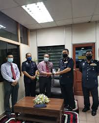 Asmadi bin hj abdul aziz bekas ketua polis daerah ipoh di atas pertukaran ke tempat baru sebagai ketua polis daerah putrajaya, kuala lumpur. Polis Daerah Ipoh Avaleht Facebook