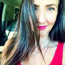 Mandi Cox (@mandimaco)