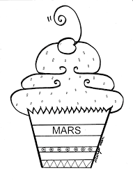 Farandole Des 12 Cupcakes Des Mois De L Annee En Majuscule Attention Aux Accents Il Faut Les Ajouter Calendrier Anniversaire Mois De L Annee Anniversaire