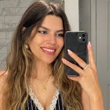 Marta Arias's Instagram, Twitter & Facebook