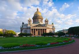 Sankt petersburg is the second largest city in russia, located on the neva river close to gulf of finland, baltic sea. Umriss Sankt Petersburg Skyline Mit Blauen Sehenswurdigkeiten Premium Vektor