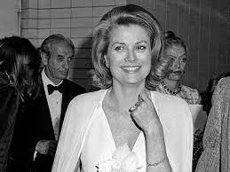 Schau dir unsere auswahl an grace kelly an, um die tollsten einzigartigen oder spezialgefertigten, handgemachten stücke aus unseren shops zu finden. Grace Kelly So War Ihr Royales Leben Als Furstin Von Monaco Liebenswert Magazin