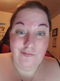 At 20 I was plucking my eye brows now I'm plucking my chin😅