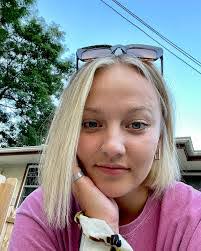 Shelby Schultz's Instagram, Twitter & Facebook