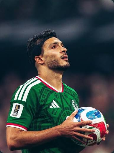 🚨🇲🇽 ¡DURO GOLPE PARA RAÚL JIMÉNEZ! El delantero mexicano tendrá que  pasar por el quirófano por una lesión en el ligamento colateral medial de  la rodilla izquierda y estaría fuera de las