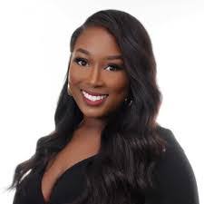 Shaunda Lewis's Instagram, Twitter & Facebook