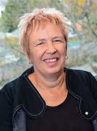 Issue 1 Semester 1 2015 Kia ora koutou What a privilege it is to have an  opportunity to 'act' as Dean for 8 months. Doing so