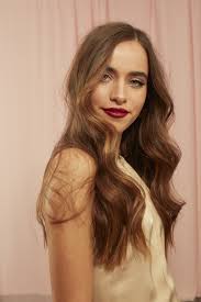 Long and thin face shape should let hair grow a little longer on the sides to create roundness, as seen here. Hairstyles For Frizzy Hair 20 Trending Looks All Things Hair Us