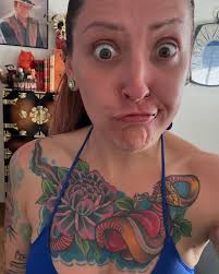 Now normally I'm a fall and coldness girlie buuuuuuut this whole wearing a  swimsuit top and shorts or a skirt for a bottom being an acceptable outfit,  I can dig it. 😁🙌☀️