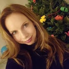 Emily Ireland's Instagram, Twitter & Facebook