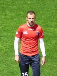 Clermont foot 63 is first in the ligue 1 standings this monday, august 9, after the first day. File Rc Lens Clermont Foot 63 04 05 2019 45 Jpg Wikipedia