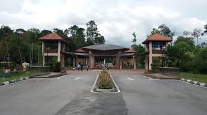 Ia terletak di shah alam, selangor, meliputi kawasan seluas 817 hektar dan merupakan taman botani terbesar di dunia. Mohd Faiz Bin Abdul Manan Taman Botani Negara Shah Alam