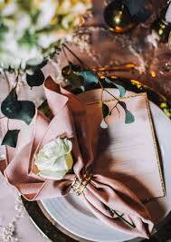 Une table bien dressée bien entendu. 84 Idees Pour La Deco De Votre Mariage Boheme Chic Archzine Fr Table Mariage Chic Idee Deco Mariage Deco Mariage Boheme Chic