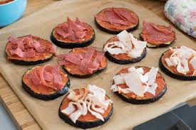 Low Carb Piccolinis Extrem Lecker Mit Salami Kase Rezept Rezepte Lecker Fingerfood Rezepte