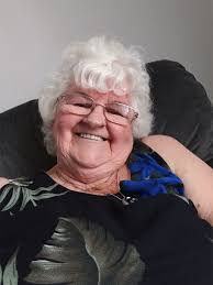 Hazel Greer's Instagram, Twitter & Facebook