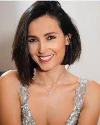 Pagina ufficiale di caterina balivo. Caterina Balivo Felpa Di Lusso Un Indumento Oversize Che Costa Oro