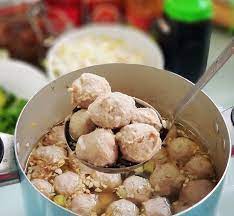 Cara Membuat Bakso Sapi Dan Resep Bakso Rumahan Lengkap Bahan Bikin Bakso Kenyal Serta Cara Membuat Kuah Bakso Tulang S Makanan Dan Minuman Makanan Resep Bakso