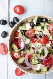 schneller griechischer salat mit oliven und feta bauernsalat rezept griechischer salat rezept bauernsalat griechischer salat