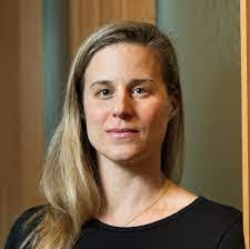 Lara Groff's Instagram, Twitter & Facebook