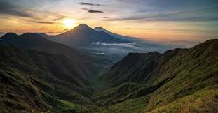 Bismo Hidden Gem - Sunrise Gunung Bismo Dieng