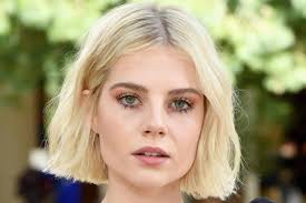 Simply hold a pencil under your chin and using the ruler to measure the distance between the point of your chin and the bottom of your ear. How To Tell If You Would Look Good In Short Hair