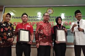 Saat diterima bekerja sebagai kasir di toko kelontong atau pasar swalayan yang menggunakan mesin hitung, anda harus siap mengoperasikan mesin tersebut. 1 000 Kasir Dan Pramu Alfamart Alfamidi Lolos Sertifikasi