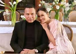 Kabar mengejutkan datang dari pasangan lulu tobing dan bani mulia. Selain Lulu Tobing Berikut 14 Pasangan Artis Yang Menikah Singkat Karena Cerai Tabloidbintang Com