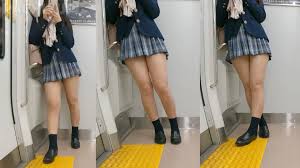 ムラムラ太ももJK その29 激ミニ生足を前から横から｜PALPIS（パルピス）