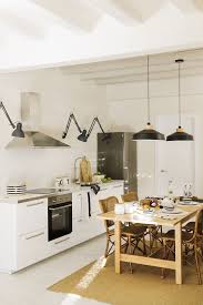 Astuces D Amenagement Pour Un Petit Appartement Planete Deco A Homes World Remodelage Petite Cuisine Cuisine Moderne Couleurs D Armoire De Cuisine