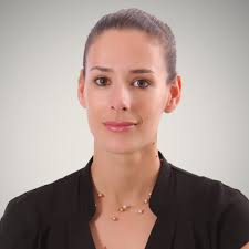 What type of triplet sensitizer is better than the benzophenone?