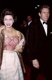 In 1994, she married the actor daniel chatto, and the couple have two children together: Royal Family Inside Princess Margaret S Tragic Marriage