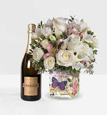 We deliver beautiful fresh flowers and gifts from monday to saturday. Stunning Flowers Across Sydney Same Day Delivery