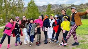 Gen halilintar adalah julukan untuk keluarga pasangan halilintar anofial asmid dan lenggogeni faruk dengan kesebelas orang anak mereka. Keluarga Gen Halilintar Selalu Mangkir Persidangan Nagaswara Pasang Iklan