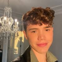 900+ Profile mit dem Suchbegriff „Isaiah“