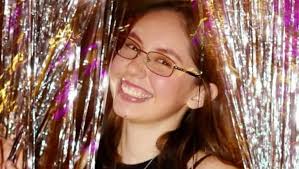 Alexa Hoffman llama "porquería" a los reporteros y es criticada en redes  sociales: “Y así pide respeto”