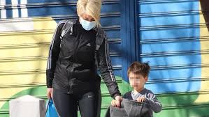 Ευτυχισμένη μητέρα και γιαγιά είναι η ντόρα μπακογιάννη η οποία μίλησε δημόσια για την οικογένειά της και έκανε την αυτοκριτική. Qbxqvebn0fvzdm