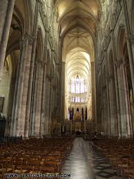 NAVE CENTRAL DE LA CATEDRAL DE AMIENS, FRANCIA