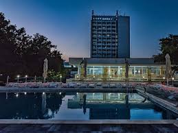 Vezi hotelurile si pensiunile care accepta tichetele sau cardul de vacanta. Hotel Capitol Jupiter Romania