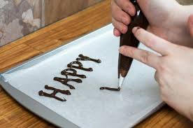 1001 Idees Comment Faire Des Decors En Chocolat Facilement Decoration Chocolat Chocolat Deco Chocolat