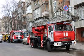 По меньшей мере 15 человек погибли в результате пожара, произошедшего днем 21 января в частном доме престарелых в харькове. Pozhar V Harkove Evakuirovany Lyudi Kommentarii Harkov